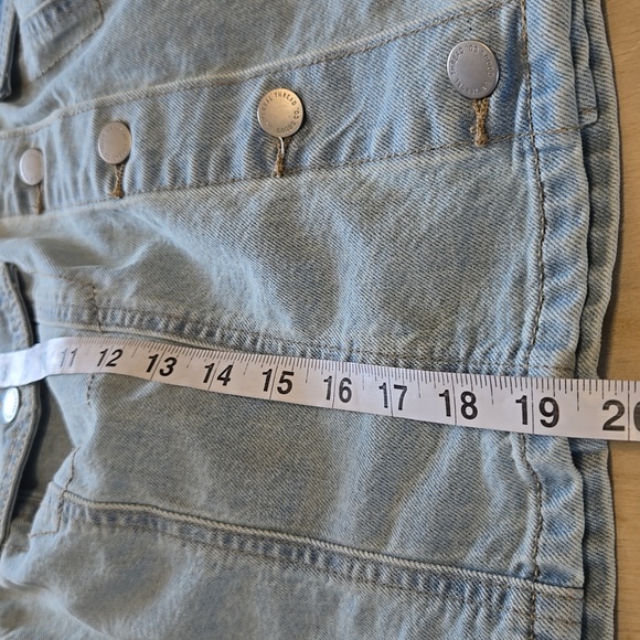 B27 NWT Halter Shirt Cropped Sleeveless Denim Light Wash SX XXL Universal Thread - Picture 8 of 10